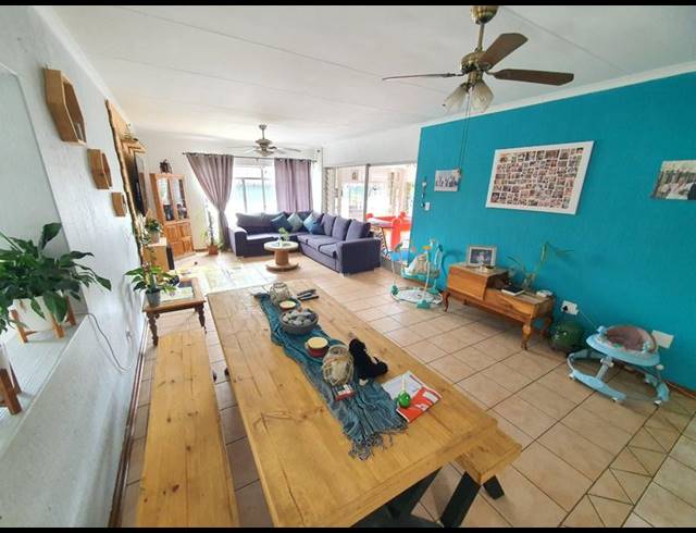 3 BEDROOM TOWNHOUSE FOR SALE IN FLORAUNA